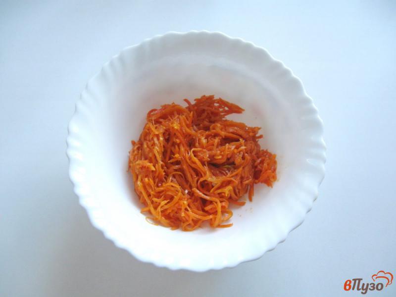 Фото приготовление рецепта: Салат с корейской морковью и огурцом шаг №1
