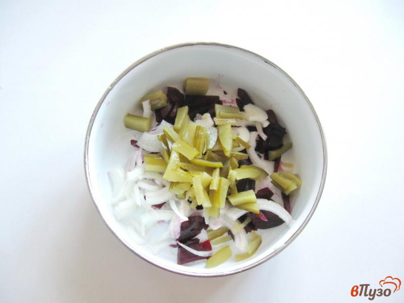Фото приготовление рецепта: Салат с квашеной капустой и свеклой шаг №3