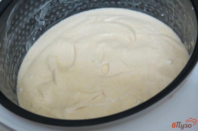 Фото приготовление рецепта: Бисквит манный в мультиварке шаг №7