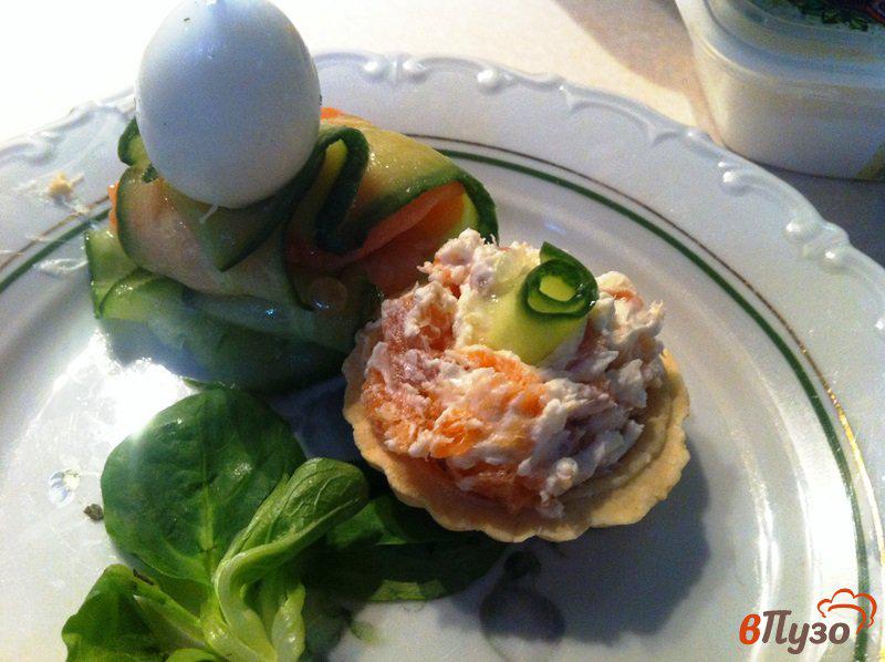 Фото приготовление рецепта: Закуска на шпажках из лосося с перепелиным яйцом шаг №6