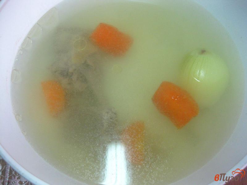 Фото приготовление рецепта: Суп с цветной капустой и грибами шаг №1