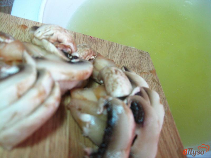 Фото приготовление рецепта: Суп с цветной капустой и грибами шаг №8