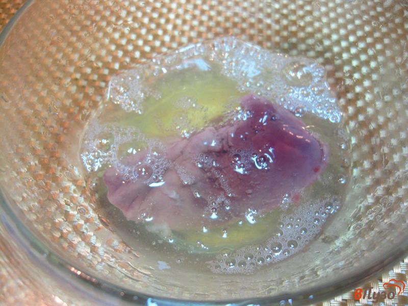 Фото приготовление рецепта: Печень индейки в кляре шаг №2