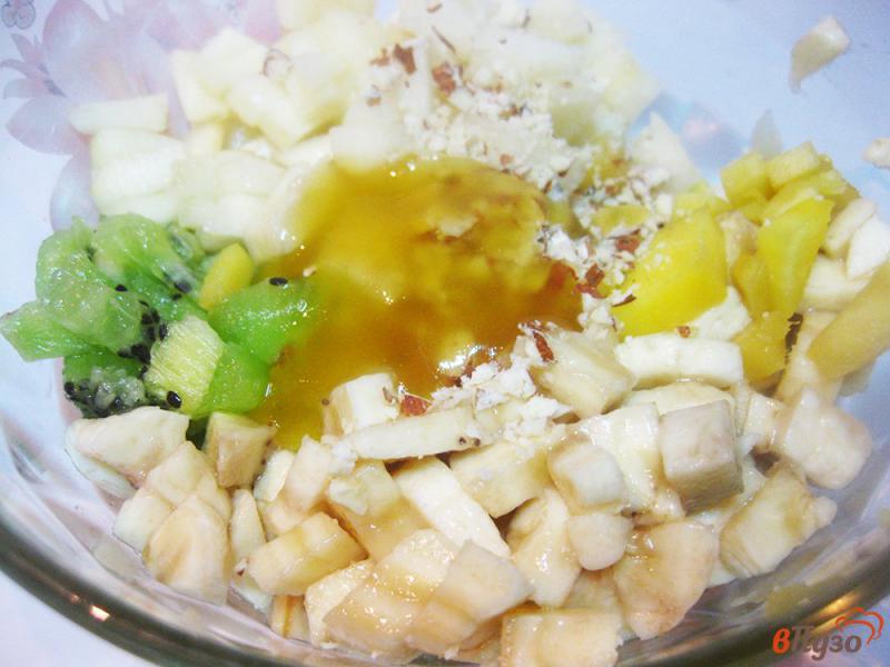 Фото приготовление рецепта: Салат фруктовый с манго и киви шаг №10