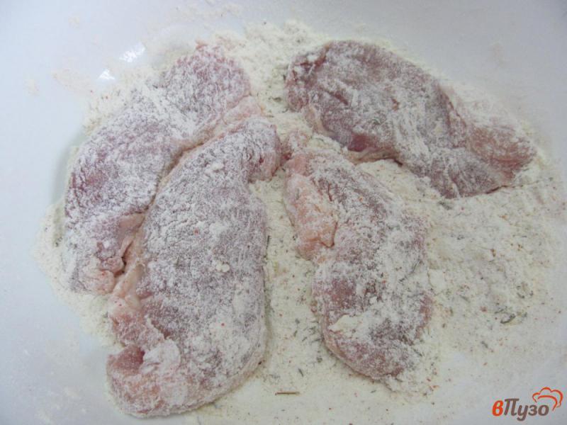 Фото приготовление рецепта: Свинина с грибным рагу и стручковой фасолью шаг №3