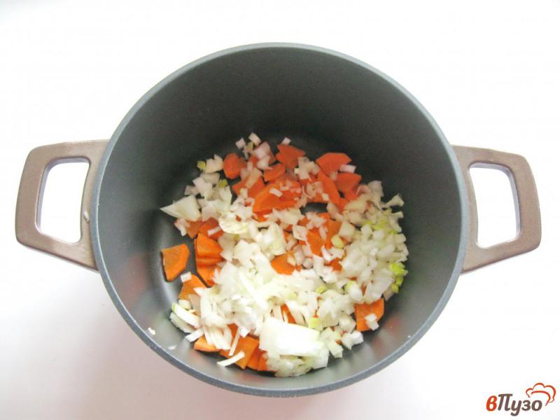 Фото приготовление рецепта: Картофель с грибами и сосисками в соусе шаг №1