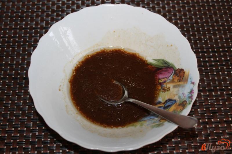 Фото приготовление рецепта: Теплый салат из утиной грудки с болгарским перцем и грибами шаг №3