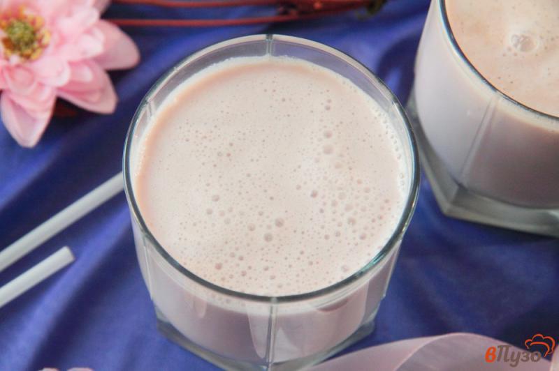 Фото приготовление рецепта: Молочный коктейль по ГОСТу шаг №5
