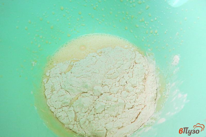 Фото приготовление рецепта: Лепёшки с сыром на кефире шаг №4