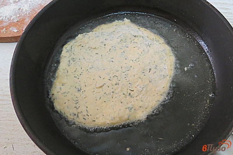 Фото приготовление рецепта: Лепёшки с сыром на кефире шаг №8