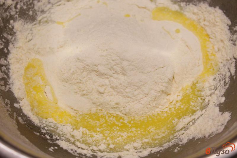 Фото приготовление рецепта: Пирог с яйцом, брынзой и зеленью шаг №2