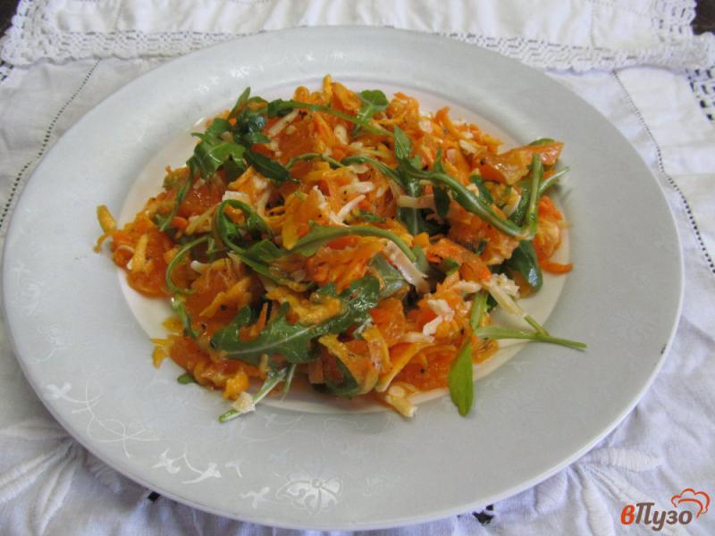 Фото приготовление рецепта: Салат из мандарина с овощами и рукколой шаг №6