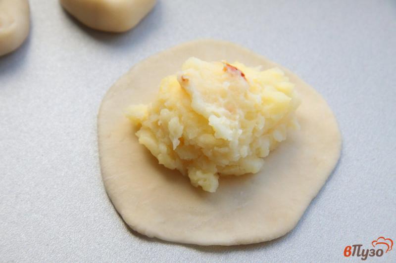 Фото приготовление рецепта: Вареники с картофелем на заварном тесте шаг №7