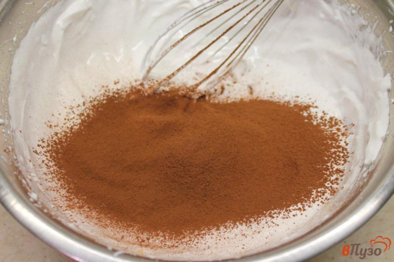 Фото приготовление рецепта: Шоколадное печенье на взбитых белках шаг №3