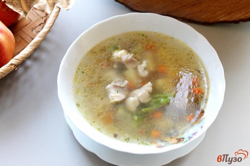 Фото приготовление рецепта: Суп на бульоне с курицей и брокколи шаг №8