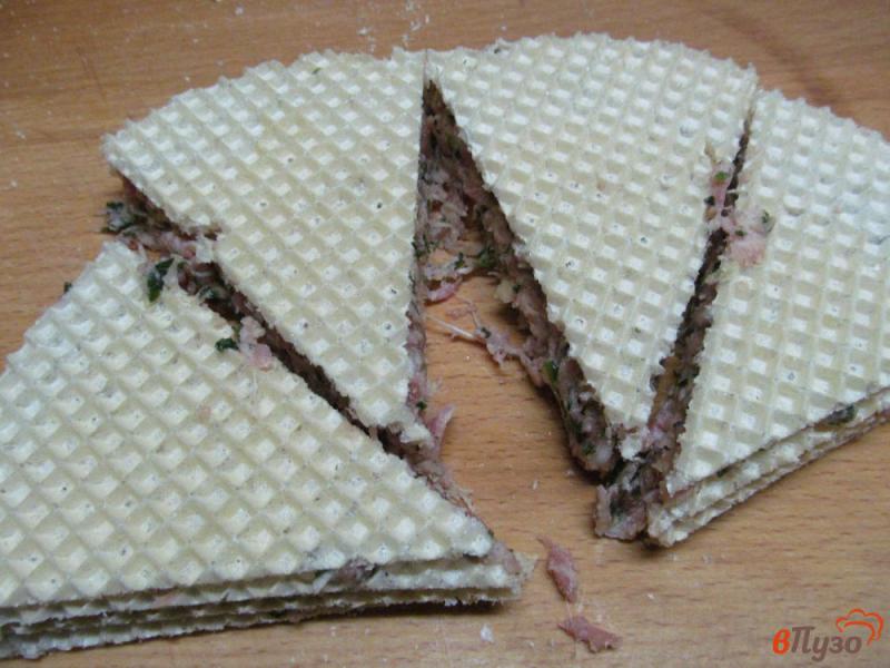 Фото приготовление рецепта: Ленивые пирожки на вафлях с мясом и картофелем шаг №5