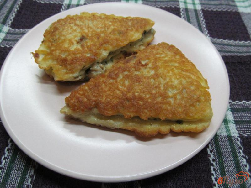 Фото приготовление рецепта: Ленивые пирожки на вафлях с мясом и картофелем шаг №9