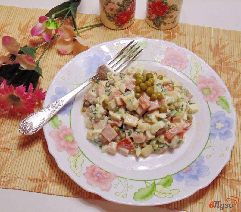 Фото приготовление рецепта: Салат из ветчины с помидором шаг №9