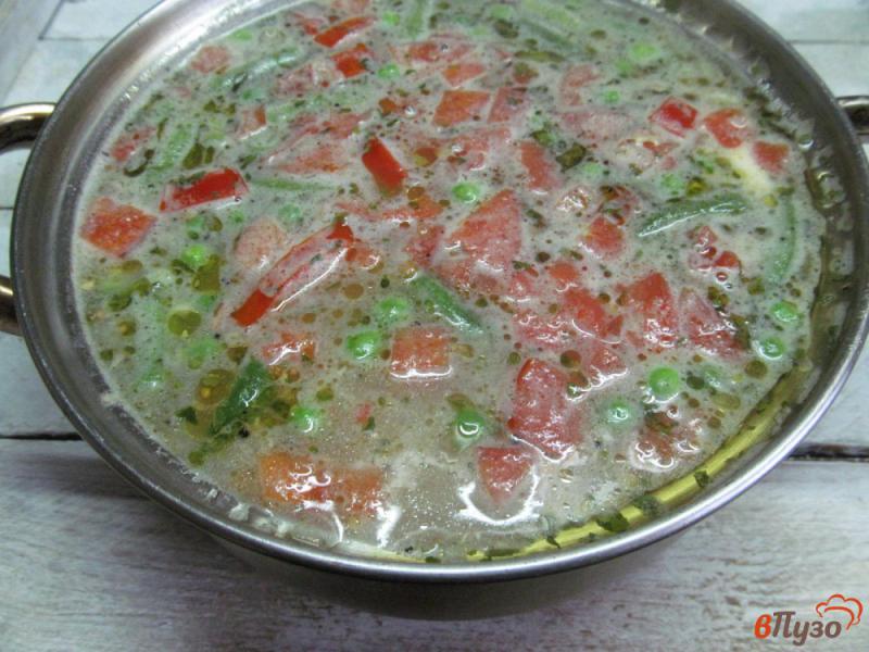 Фото приготовление рецепта: Суп «садовника» с фасолью горошком и помидором шаг №6