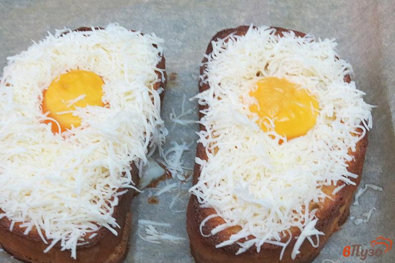 Фото приготовление рецепта: Гренки с сыром и яйцом в духовке шаг №9