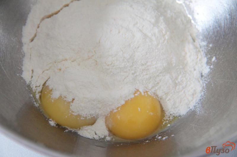Фото приготовление рецепта: Домашняя лапша на яичных желтках шаг №2