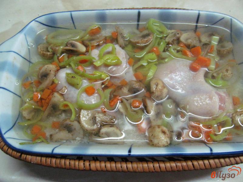 Фото приготовление рецепта: Рис с овощами и куриными крыльями в духовке шаг №5
