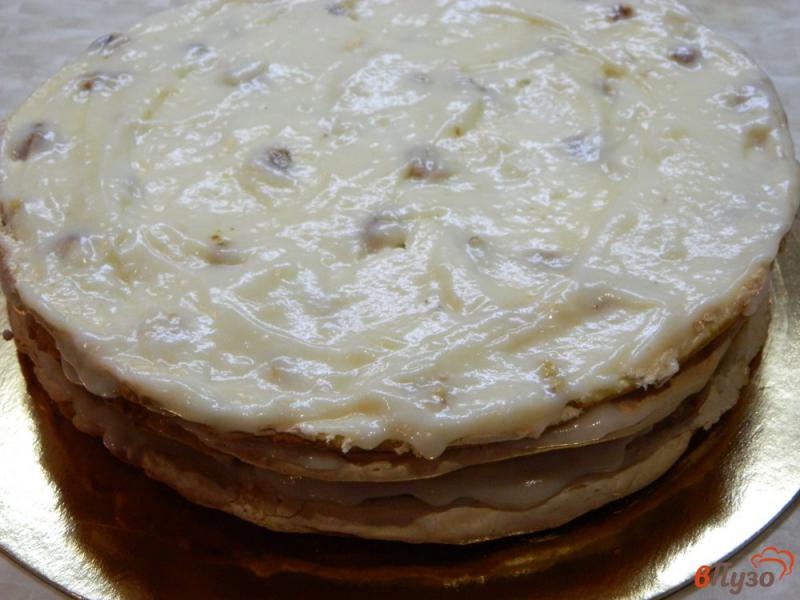 Фото приготовление рецепта: Торт с безе и грецкими орехами шаг №9