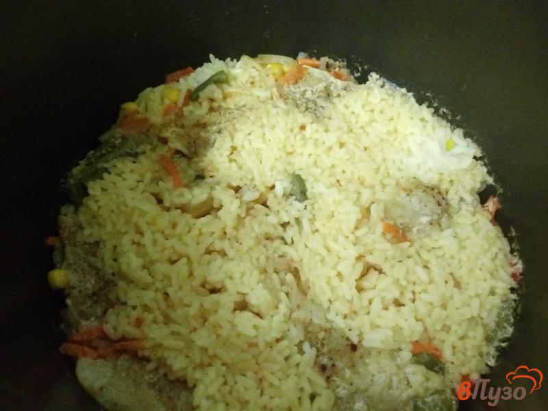 Фото приготовление рецепта: Экспресс-ужин из минтая и риса с овощами в мультиварке с давлением шаг №5