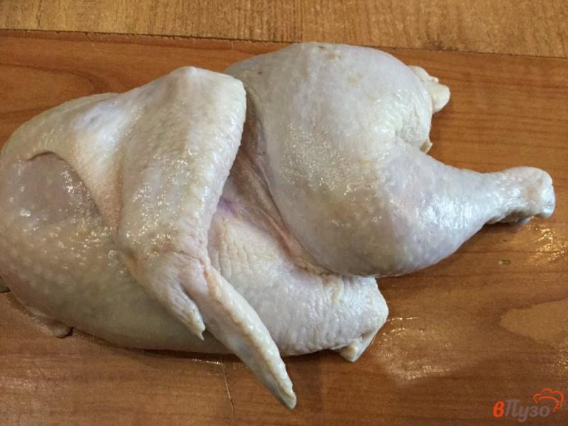 Фото приготовление рецепта: Цыпленок, запеченный с овощами шаг №1
