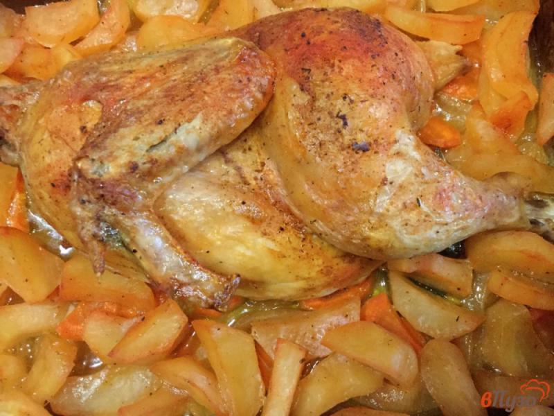 Фото приготовление рецепта: Цыпленок, запеченный с овощами шаг №10