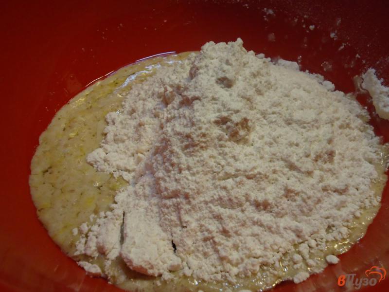 Фото приготовление рецепта: Дрожжевой пирог с мясом и капустой шаг №1