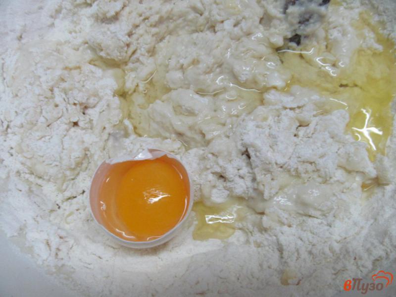 Фото приготовление рецепта: Белый хлеб «подсолнух» шаг №3