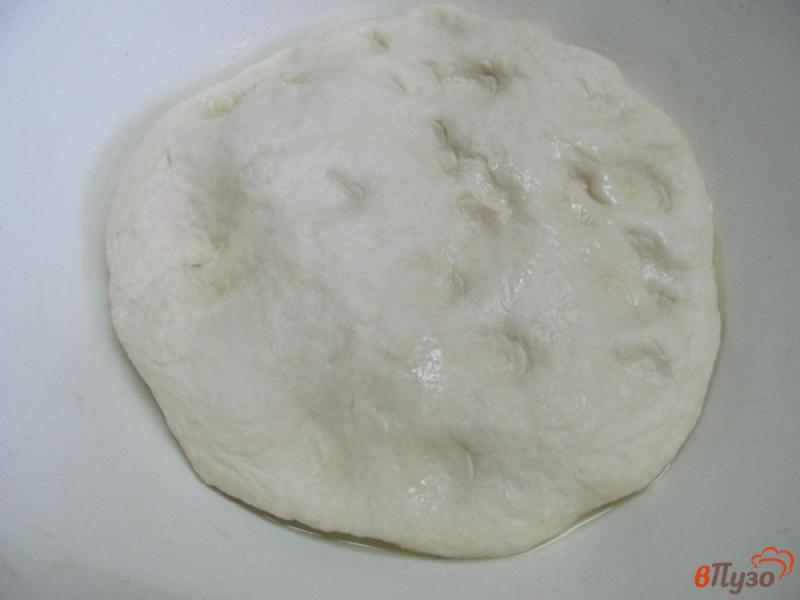 Фото приготовление рецепта: Белый хлеб «подсолнух» шаг №4
