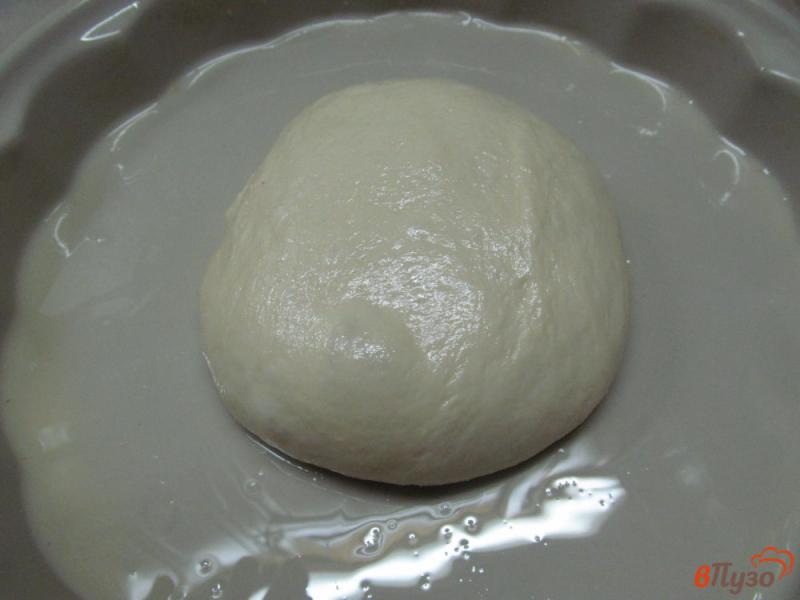 Фото приготовление рецепта: Белый хлеб «подсолнух» шаг №6