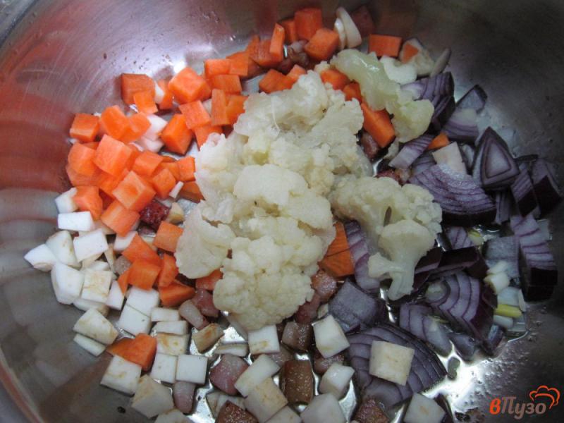 Фото приготовление рецепта: Картофельный суп с яйцом на беконе шаг №2