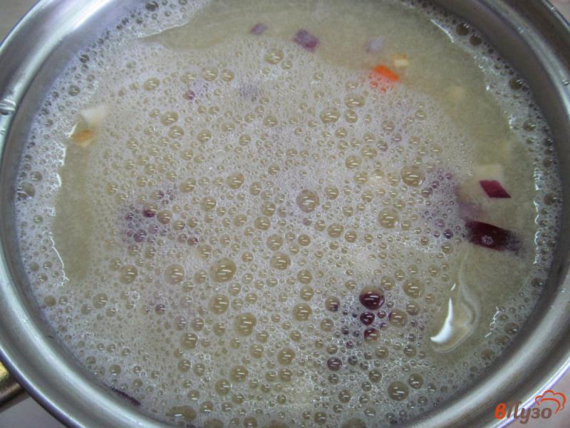 Фото приготовление рецепта: Картофельный суп с яйцом на беконе шаг №6