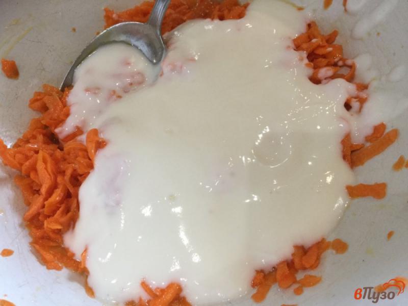 Фото приготовление рецепта: Морковные оладьи шаг №4
