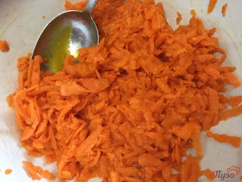 Фото приготовление рецепта: Морковные оладьи шаг №3
