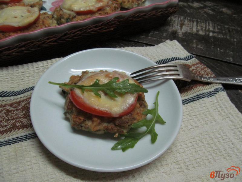 Фото приготовление рецепта: Оладьи из грибов и кабачка под сыром шаг №10