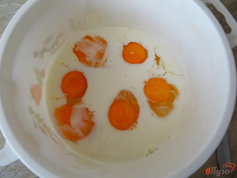 Фото приготовление рецепта: Филе трески в яичной заливке шаг №6