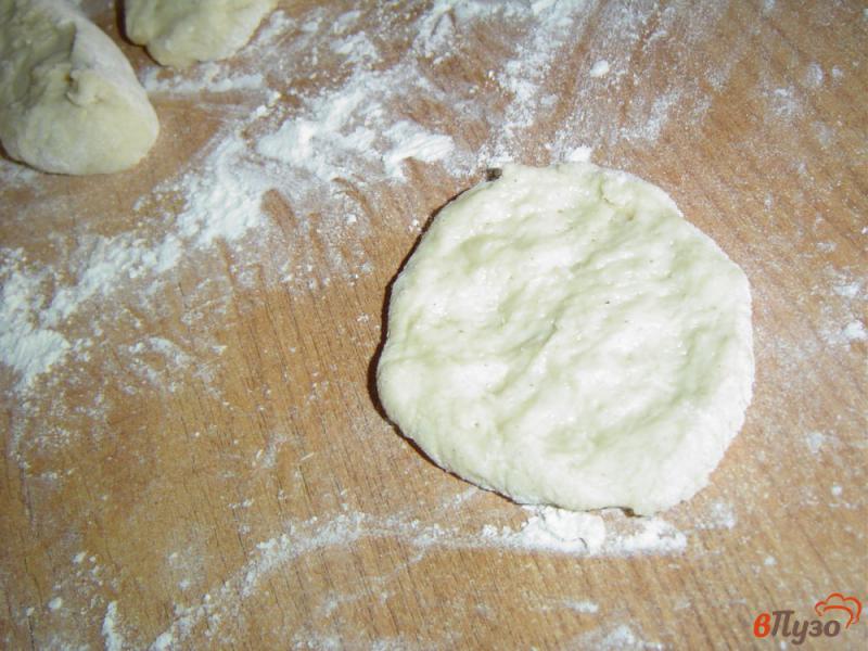 Фото приготовление рецепта: Пирожки с абрикосами шаг №3