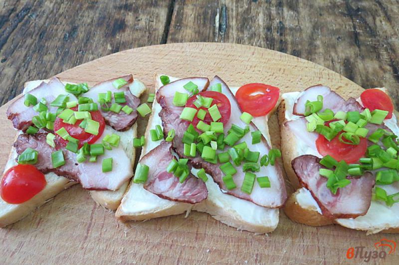 Фото приготовление рецепта: Сэндвич с беконом и сыром шаг №6