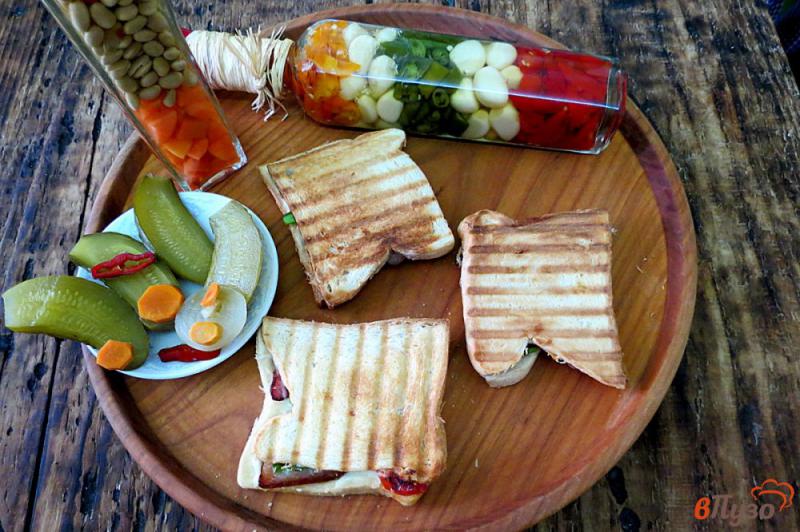 Фото приготовление рецепта: Сэндвич с беконом и сыром шаг №11