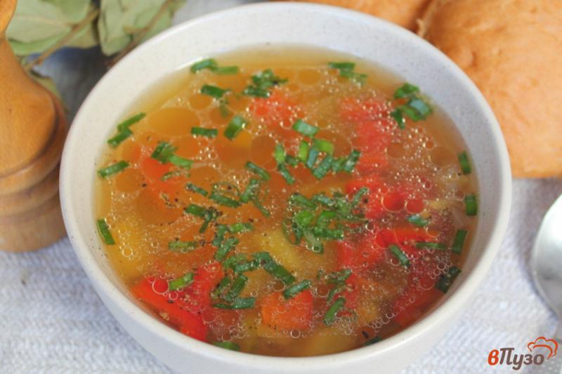Фото приготовление рецепта: Овощной суп с перцем, патиссоном и сельдереем шаг №6