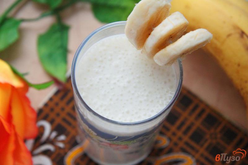 Фото приготовление рецепта: Смузи на молоке с бананом и овсяными хлопьями шаг №6