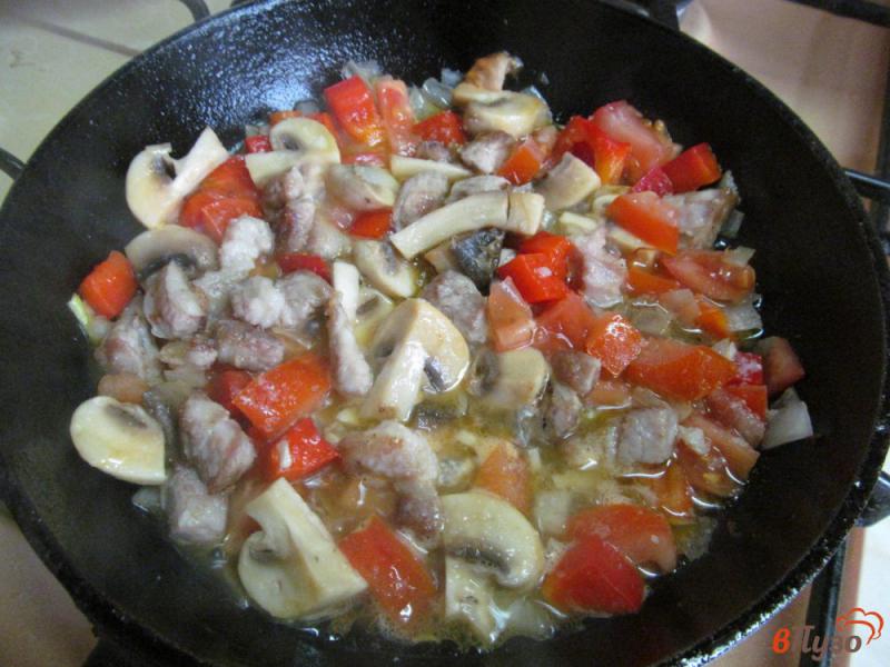 Фото приготовление рецепта: Драник с мясом и овощами шаг №5