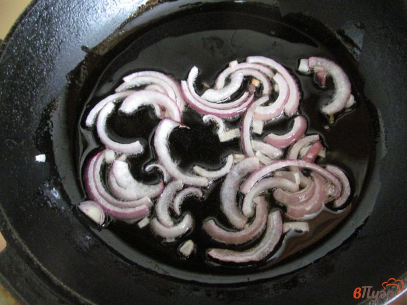 Фото приготовление рецепта: Салат из фасоли с колбасой и огурцом шаг №1