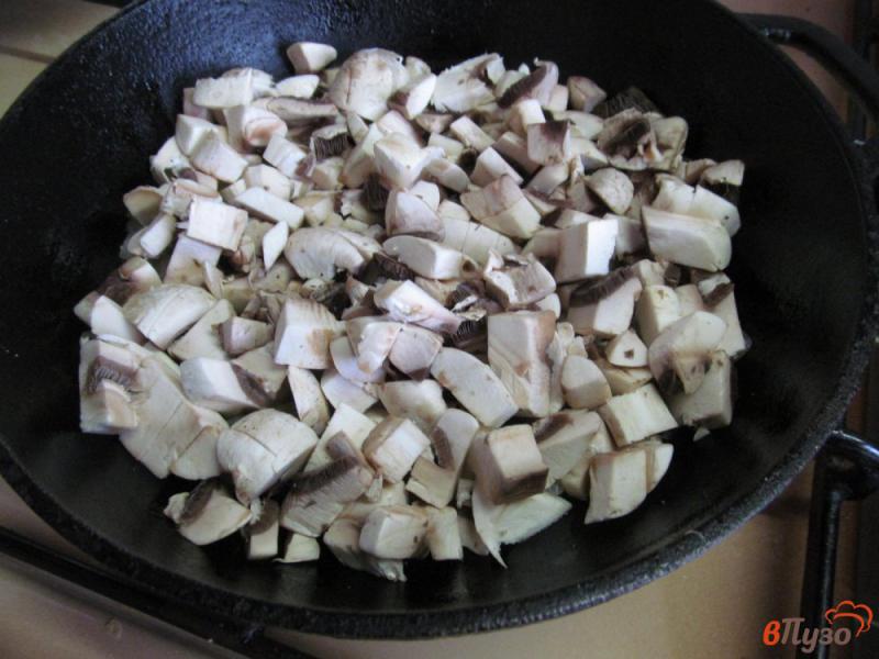Фото приготовление рецепта: Каша «Артек» с грибами и печенью шаг №3