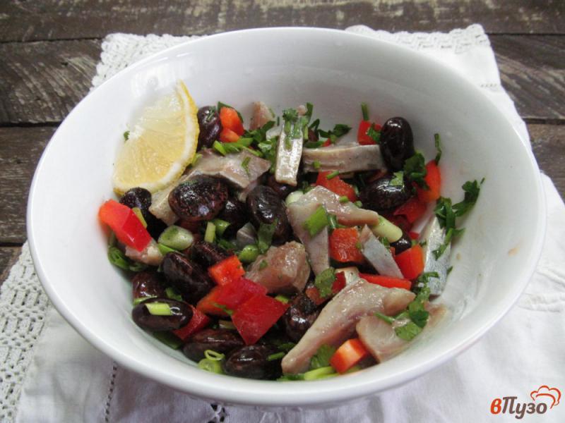 Фото приготовление рецепта: Салат из сельди с болгарским перцем шаг №7