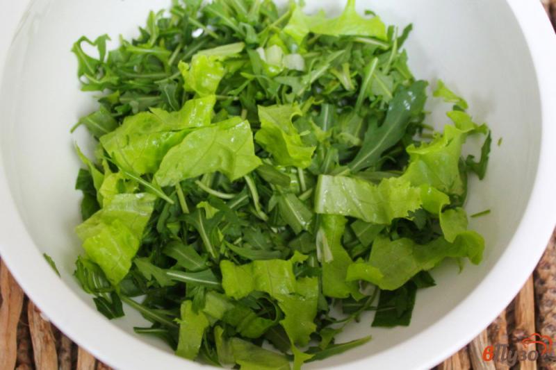 Фото приготовление рецепта: Зеленый салат с мясом и сыром шаг №1